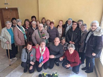 „На раздумка“ – част от социалната политика на НЧ „Братство 1869“ – с. Енина / Новини от Казанлък