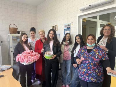 Съвместна инициатива на казанлъшките клубове Инър Уийл и Интеракт зарадва дамите за 8 март