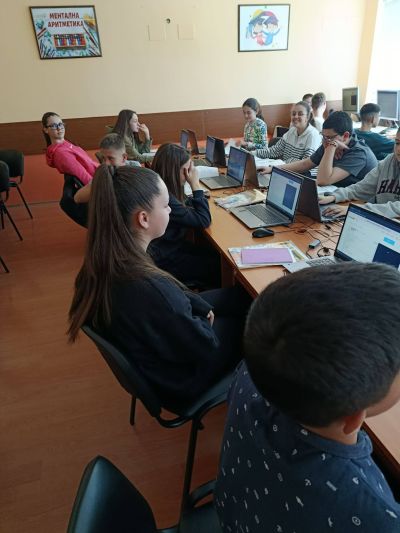 Безкрайността на числото Пи през очите на учениците от ОУ „Георги Кирков“ 