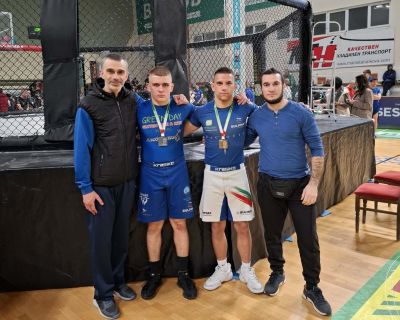 Злато и бронз за момчетата на ПГЛПТ в Държавния шампионат по MMA  / Новини от Казанлък