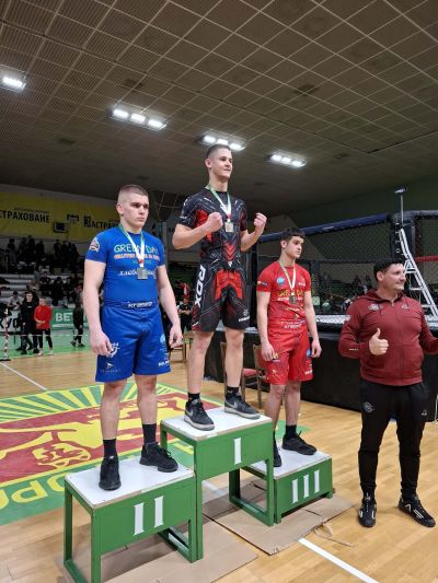 Състезателите на СК “Аргус“ завоюваха две шампионски титли, сребро и бронз на Държавния шампионат по ММА