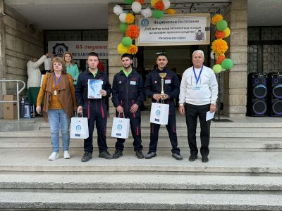 Отборът на ПГТТМ първи в „Най-добър млад водач на МПС“