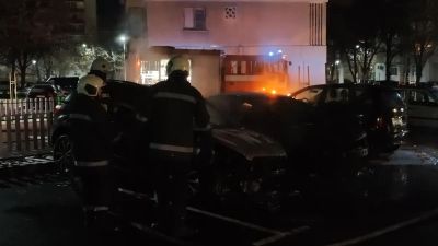 Три автомобила изгоряха тази нощ в Казанлък / Новини от Казанлък