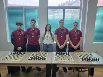 Не само професионалисти, но и спортисти