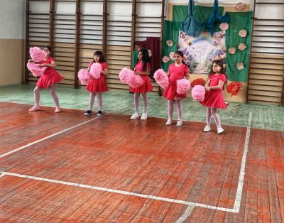 „Пролетна феерия“ завладя ОУ „Чудомир“