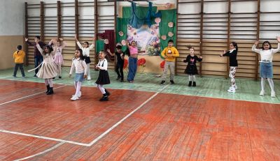 „Пролетна феерия“ завладя ОУ „Чудомир“