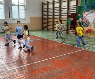 „Пролетна феерия“ завладя ОУ „Чудомир“