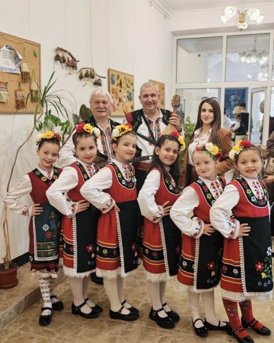 Десетки отличия и награди за ВГ „Пеещи звънчета“ на националния фолклорен конкурс „Орфеево изворче“