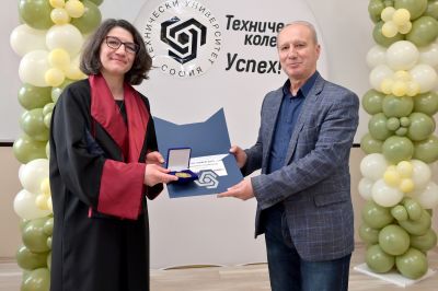 26 абсолвенти от Випуск 2025 на Технически колеж - Казанлък получиха дипломите си