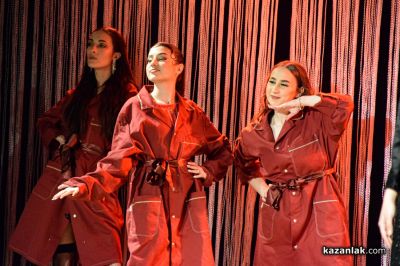 Започнаха 32-рите Чудомирови празници в Казанлък 