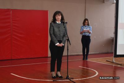 Второ издание на „Панорама на висшето образование“ в Казанлък привлече стотици ученици 