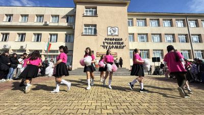 На Благовещение (25 март) ОУ „Чудомир“ - Казанлък отбеляза патронния си ден