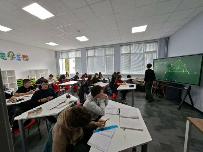 В ОУ “Мати Болгария“ бе открит новоизграден STEM център