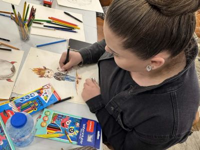 За девети път „Училище по карикатура“ събра млади творци в музей “Чудомир“