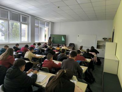 В ОУ “Мати Болгария“ бе открит новоизграден STEM център