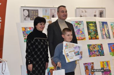 Десетки млади таланти с награди от националните конкурси „Малките нашенци“ и „Присмехулници“ в Казанлък / Новини от Казанлък