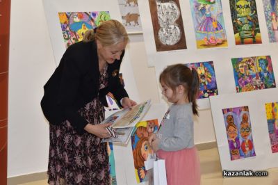 Десетки млади таланти с награди от националните конкурси „Малките нашенци“ и „Присмехулници“ в Казанлък