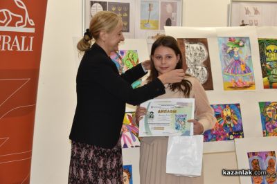 Десетки млади таланти с награди от националните конкурси „Малките нашенци“ и „Присмехулници“ в Казанлък