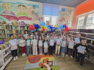 Първокласниците от ОУ „Мати Болгария“ отпразнуваха Празника на буквите в библиотека „Искра“