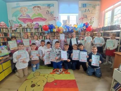 Първокласниците от ОУ „Мати Болгария“ отпразнуваха Празника на буквите в библиотека „Искра“