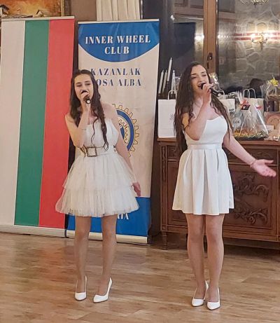 Инър Уийл клуб Казанлък “Роза Алба“ събра 5 200 евро за „Успение Богородично“ в Шипка