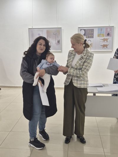 35 новородени получиха еднократна финансова помощ от Община Казанлък 