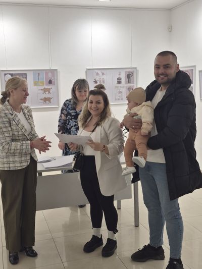 35 новородени получиха еднократна финансова помощ от Община Казанлък 