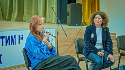 Виктория Георгиева срещна нови публики с „A Little Dramatic Live“ в Казанлък и Панагюрище