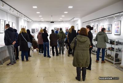 Новата изложба на казанлъчанина Георги Гечев – личен разказ в комикси за творческия път на артиста и неговите житейски преживявания