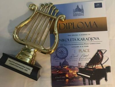 Пианистката Николета Караджова от казанлъшката школа ,,Орфей‘‘ спечели “сребърна лира“ в Малта