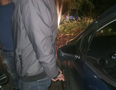 Двама мъже са били задържани на паркинг в село Тулово при специализирана полицейска операция / Новини от Казанлък