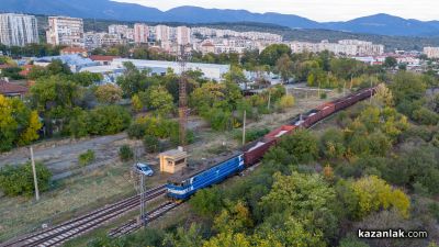 Апаши изкопаха и откраднаха кабел край казанлъшката гара  / Новини от Казанлък