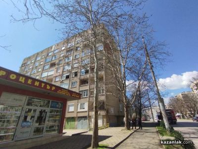 Апартамент пламна в Казанлък, пожарникари предотвратиха по-сериозен инцидент