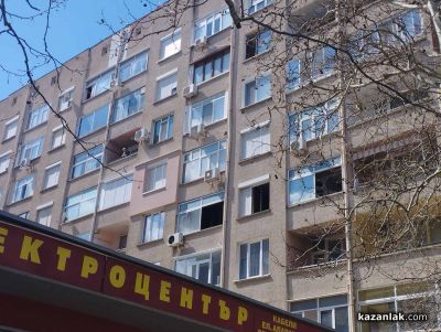 Апартамент пламна в Казанлък, пожарникари предотвратиха по-сериозен инцидент