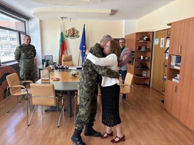 Приемственост и уважение: Казанлък изрази признателност към генерал Михайлов и посрещна генерал Георгиев 