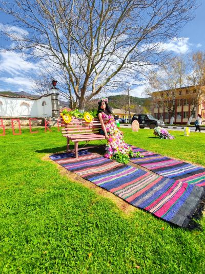 Казанлъшкото село Енина в празнична великденска премяна