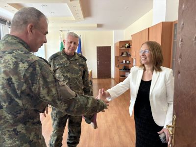 Приемственост и уважение: Казанлък изрази признателност към генерал Михайлов и посрещна генерал Георгиев 