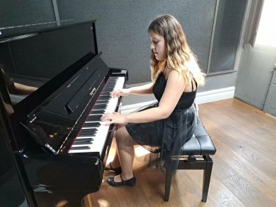 Високо отличие за Николай Иванов и златни медали за певците от школа ,,Орфей“