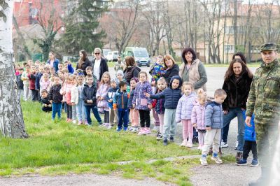 Малки и големи посетиха поделението на 61-ва Стрямска механизирана бригада в Казанлък в деня на отворените врати