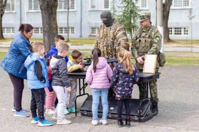 Малки и големи посетиха поделението на 61-ва Стрямска механизирана бригада в Казанлък в деня на отворените врати