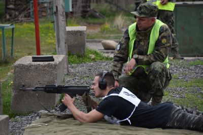 Ученици премериха сили във военно-приложното състезание „Млад рейнджър“ на казанлъшкия учебен полигон „Тюлбе“