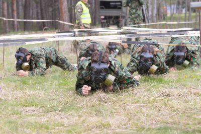 Ученици премериха сили във военно-приложното състезание „Млад рейнджър“ на казанлъшкия учебен полигон „Тюлбе“