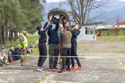 Ученици премериха сили във военно-приложното състезание „Млад рейнджър“ на казанлъшкия учебен полигон „Тюлбе“
