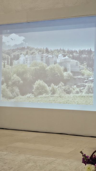 Казанлък се превърна в духовен център с представянето на книгата „Харизанска броеница“