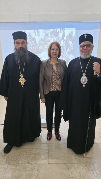 Казанлък се превърна в духовен център с представянето на книгата „Харизанска броеница“