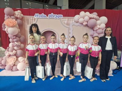 СК „Розова долина“ откри сезона със силно представяне на турнира „Нови звезди“ / Новини от Казанлък