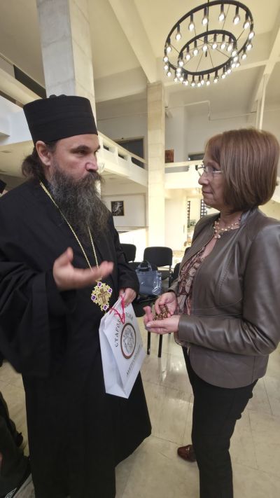 Казанлък се превърна в духовен център с представянето на книгата „Харизанска броеница“