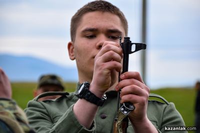 Заключителен етап от подготовката на учениците от клуб “Приятели на армията“ в район Казанлък на 61 СМБ