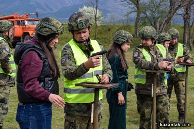 Заключителен етап от подготовката на учениците от клуб “Приятели на армията“ в район Казанлък на 61 СМБ