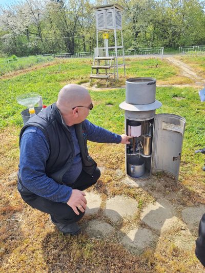 Ученици от ПХГ “Св. Св. Кирил и Методий“ се запознаха отблизо с работата на метеоролозите 